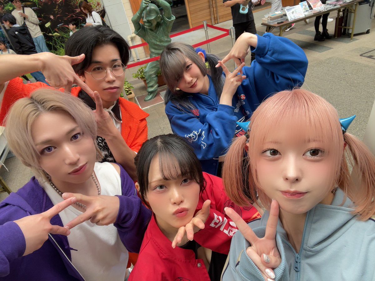 BijouRejumu's tweet photo. 5/24 Thank You!!!!!

💎 がたふぇす vol.16

お集まり頂きました皆様、ありがとうございました。去年に引き続き、ルフル広場で行われたアニソンランダムダンスにて、素敵なコスプレイヤー様を中心に沢山の皆様と今年も一緒に踊る事ができて楽しい一日となりました✨

#ビジュレジューム #ビジュレジュ https://t.co/m4DO4eFQyH