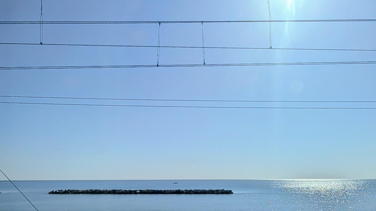 pauloxnet's tweet photo. On the train heading to @pyconit 🚆

Over the years this trip has become a small ritual for me: a few quiet hours to slow down, revisit slides, think a bit, and decompress before the usual conference whirlwind 🌊

Curious if other people have similar conference rituals 🙂

#PyCon https://t.co/G0f8N2HcXV
