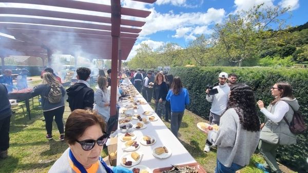 Moralzarzal's tweet photo. ¡El sábado 30 de mayo es el gran día! 📆 Tras la lluvia, #Moralzarzal celebra la Fiesta de la Cruz de Mayo en La Tejera. Un 30 de mayo en familia con romería, hinchables, degustación gratuita y flamenco.

🚂 Habrá tren gratuito de 12 a 19h.

Toda la info: https://t.co/uQ9VRkjdfv https://t.co/IlhvJVKerA