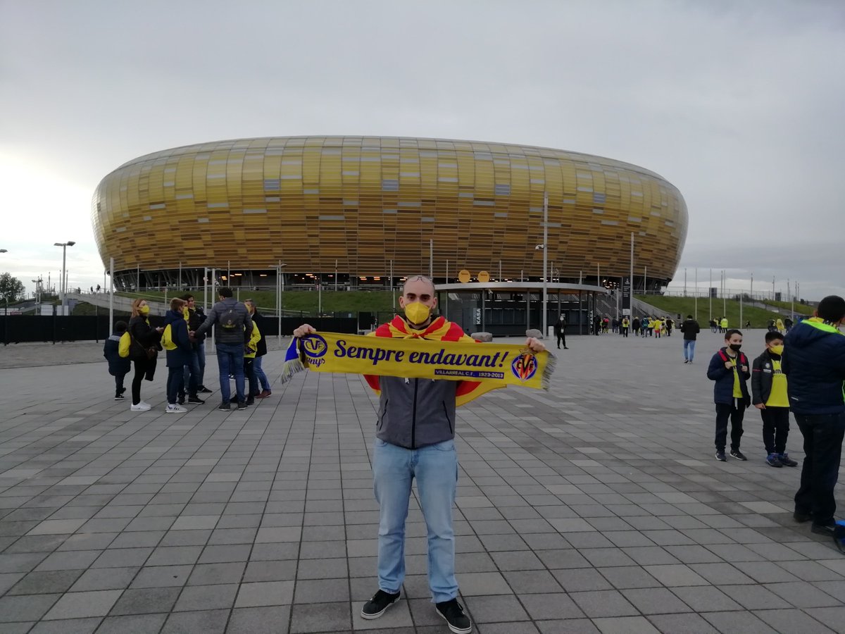 Groguet_vr's tweet photo. Cinc anys de Gdansk i encara em pareix un somni.
És prou probable que mai tornem a viure res igual, així que haver-hi estat va ser tot un privilegi.
SEMPRE ENDAVANT VILA-REAL 💛💙💛 https://t.co/VvUYJXJjyp