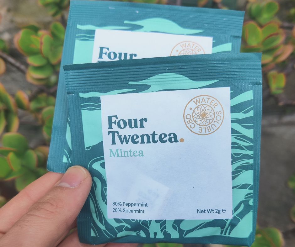 ExpressCBDCom's tweet photo. Brew Your Bliss: Mintea by Four Twentea Product Review
https://t.co/LGDSQUXk3b
#BrewYourBliss #Mintea #FourTwentea #ProductReview #TeaLovers #HerbalTea #LooseLeafTea #WellnessJourney #TeaTime #TeaAddict #InfusedTea #DrinkMoreTea #TeaInspiration https://t.co/feiVWaL4sC