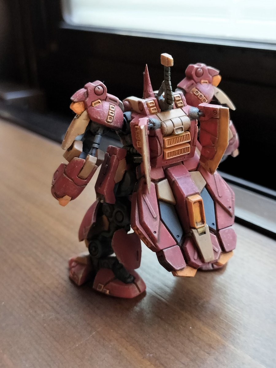 893322monkey's tweet photo. バンダイ ガンダムアーティファクト  PMX-003 ジ・オ
ひとまず組んでみました。メッサーというよりサザビー?
塗装雑なところは馴染ませていきます。
#ガンプラ
#ガンプラ好きと繋がりたい https://t.co/pWQol076Qc