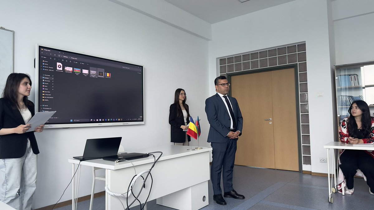 AzEmbRomania's tweet photo. 🇦🇿From Independence to a Global Vision: Azerbaijan

ADA University students hosted an event at the Romanian-American University, showcasing Azerbaijan's history, culture, and modern achievements — from the 1918 Democratic Republic to its current role on the global stage.

The Embassy was represented by Counsellor Fakhri Karimli, who spoke on the importance of Azerbaijani-Romanian relations and the role of youth in international cooperation. University Vice-Rector,  Ph.D. Habil. Professor Tudor Edu, highlighted how such events contribute to intercultural dialogue and friendship between nations.🇦🇿🤝🇷🇴