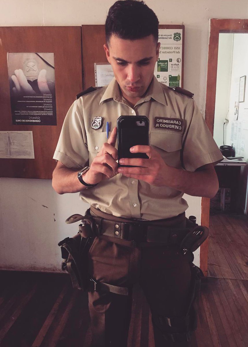 mmyers08994900's tweet photo. #uniformadossexys #uniformadoshot #carabineroshot #men #hombres #hombresguapos #gendarmeriahot #heteroengañado #guapos #soldadosguapos #pdiguapos #gendarmesguapos #MachosHeteros #marinoshot https://t.co/4amwDj3WmB