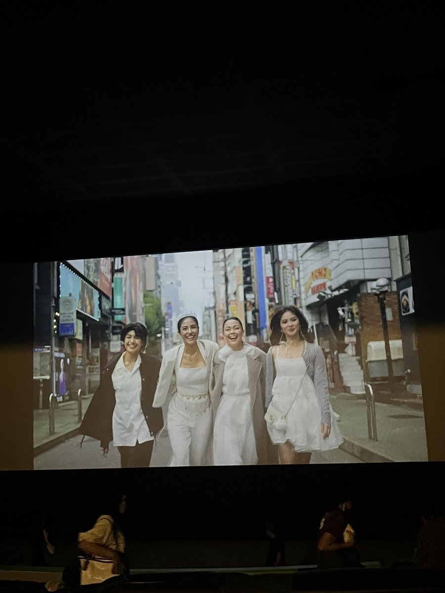 mchaeldevera's tweet photo. As a alone movie goer. lol. https://t.co/UQn8qxIlEM