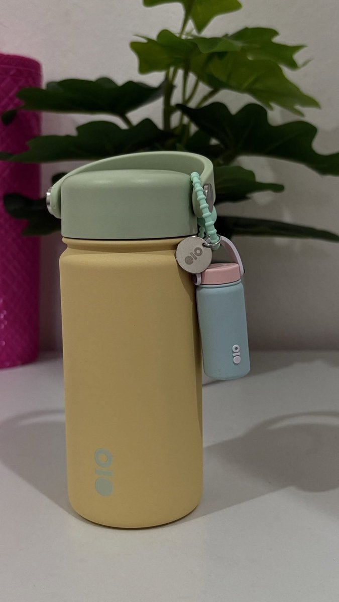 oopsinara's tweet photo. please gemes bgt mini tumbler ini bikin aku makin obsessed sama tumbler sendiri 😫🙏🏻 https://t.co/aHTMUYKxmc