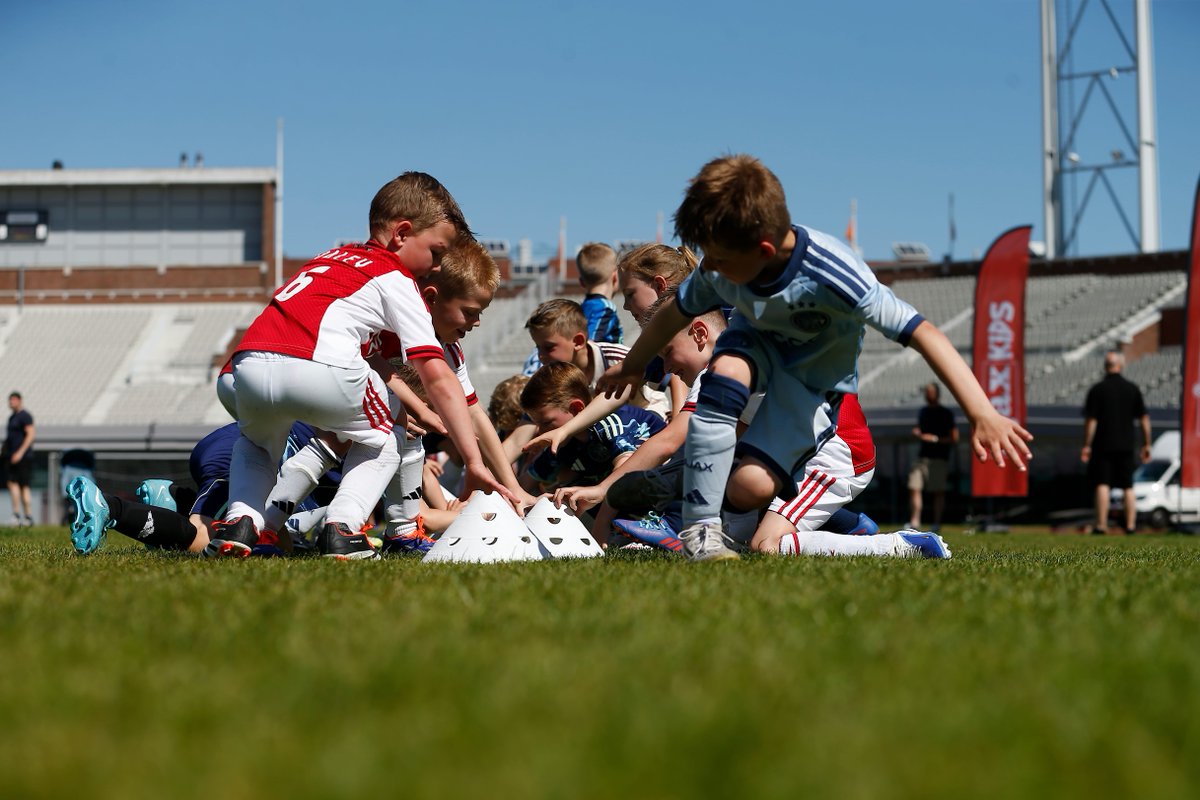 Ajax Kids Club tweet media
