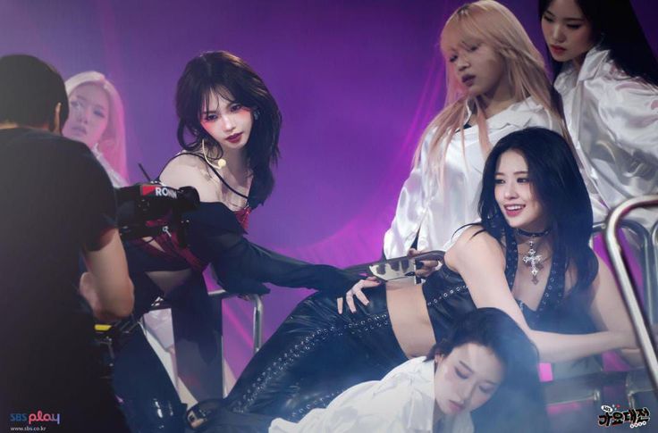 twilight—☆ BLACKHOLE 💌 tweet media