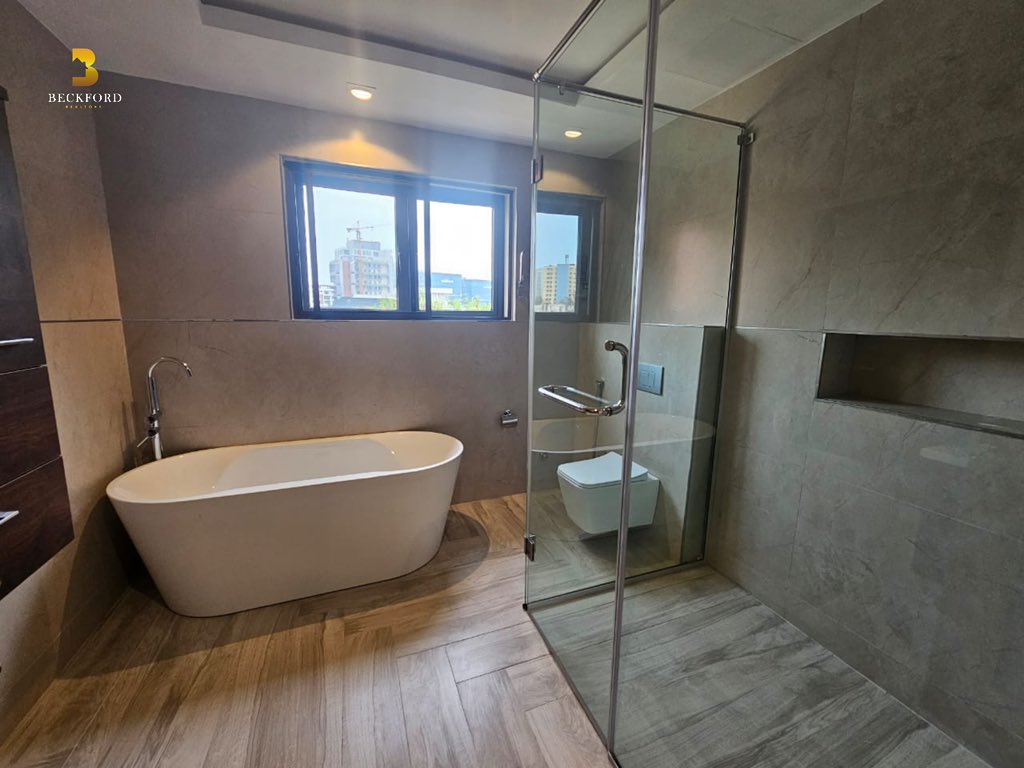 Beckford__'s tweet photo. -  Water heater
- Heat extractor
-  BQ 
- Swimming pool 
-  Study Room 
- Gym 

💰PRICE : N5.5B https://t.co/HjwQnJzN0C