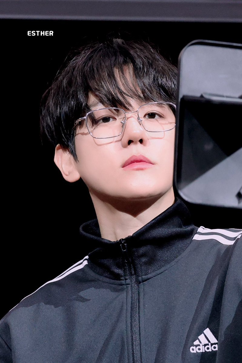 luvbh56's tweet photo. 사랑하는 백현시🤍 https://t.co/DQAEBg5TJL