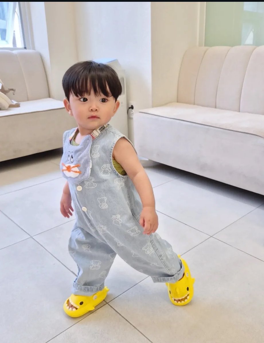 yeonebin's tweet photo. bulet imut nurun dari mamah, style fashion nurun dari ayah. https://t.co/FE6gj6vNnx