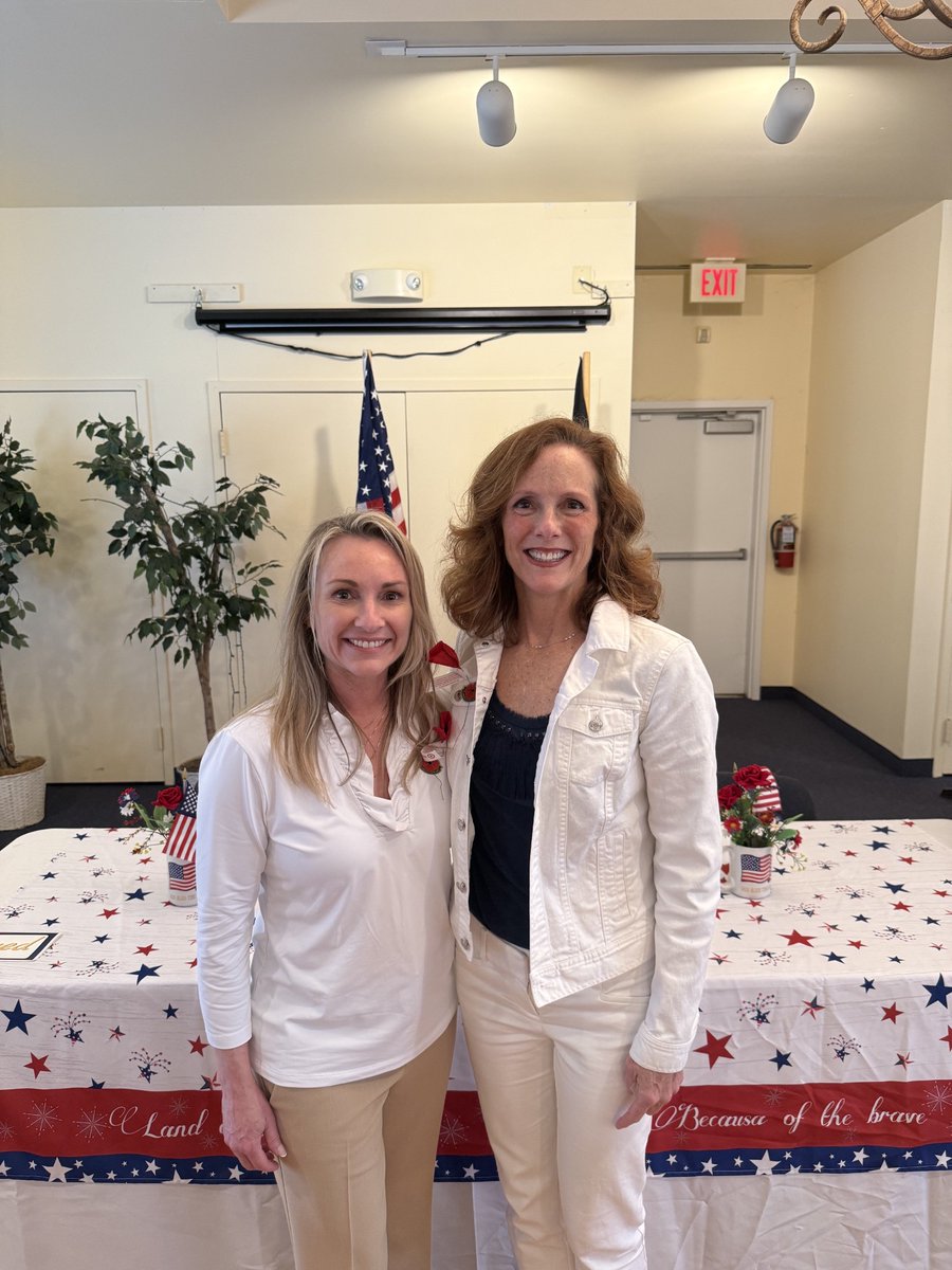 teresagoody's tweet photo. Freedom is not free. Remembering and honoring those who gave everything in service to our nation. 
Thank you for a lovely ceremony--as always @AmericanLegion @ViennaPost180 Post Adjutant @GuillermoG1074 Vienna Mayor @lindaco64121128 https://t.co/a7wJMrWaiY