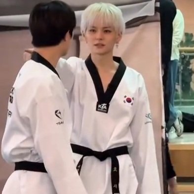 르쥬 tweet media