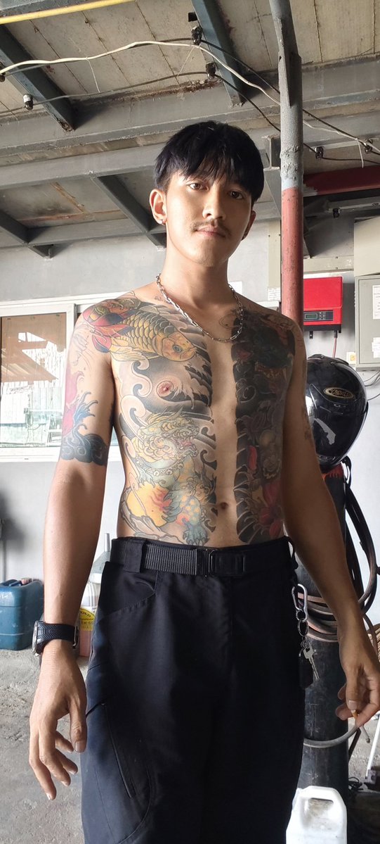 🇹🇭 หล่อสักลาย tweet media