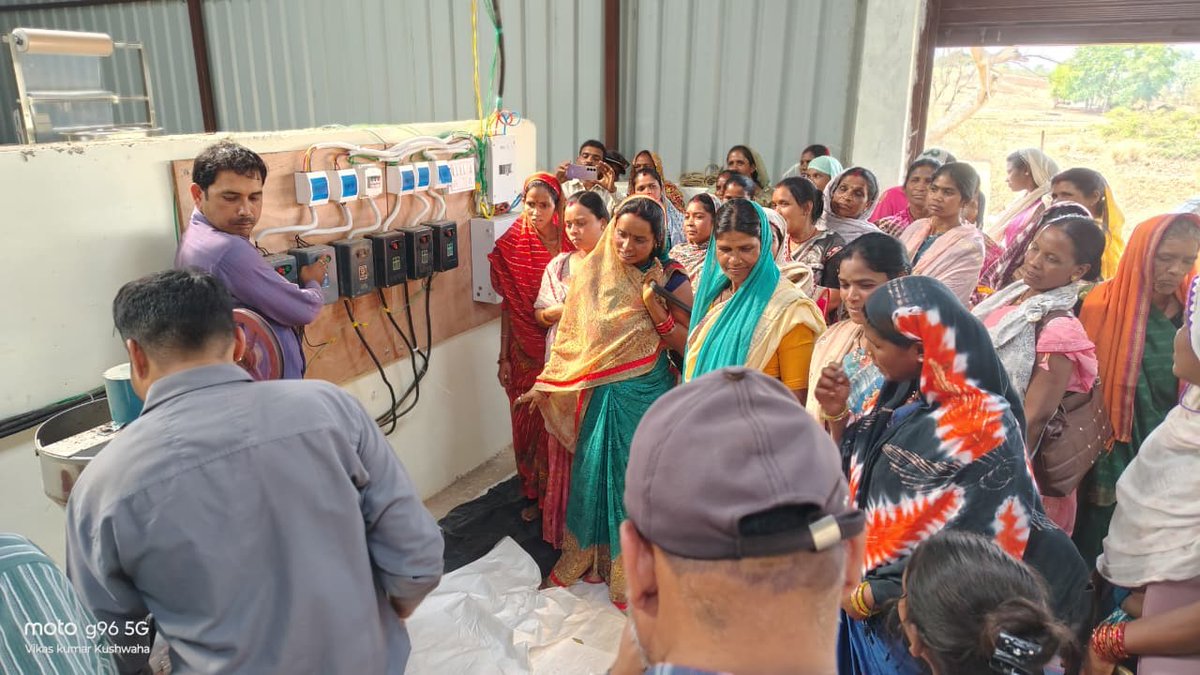NiwcydN's tweet photo. 🌟 Empowering Federation Women Through Skills &amp; Livelihood Training ☘️

https://t.co/CYLl6YFXd2

https://t.co/DkqDprlgOy

@swapandhar @SBI_FOUNDATION https://t.co/cAFKpryvrq