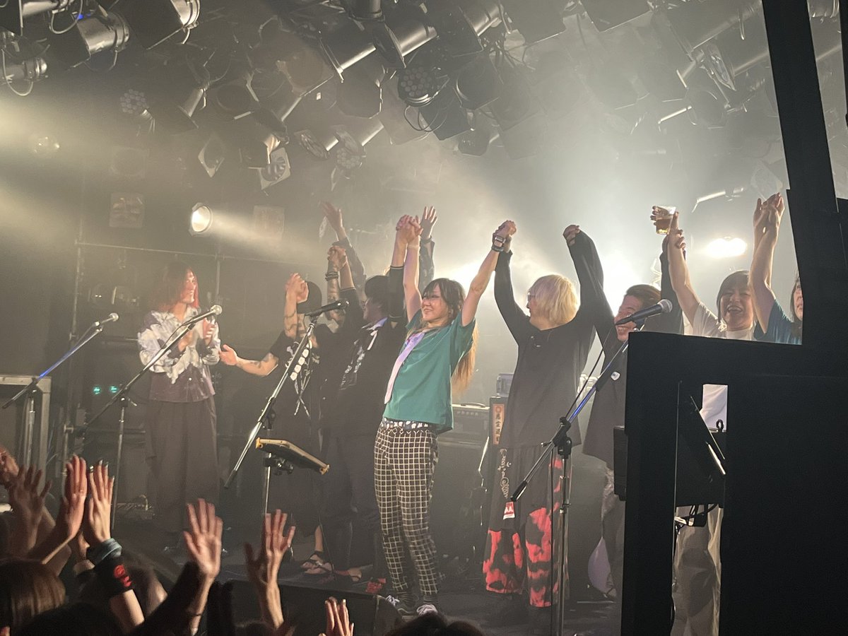 e712s's tweet photo. COALTAR OF THE DEEPERS 35th Anniversary@渋谷CLUB QUATTRO

デイーパーズ35周年！セトリの被り無し！
3編成聴き比べ、演者の違いで音も雰囲気も様変わり！
今日のお気に入りを各2曲🎶

Regular Team
wipe out
hyper Velocity

Ichimaki Team
C/O/T/D
good morning

Visitors Team
Amethyst
en.Blink https://t.co/ungN6xbIp2