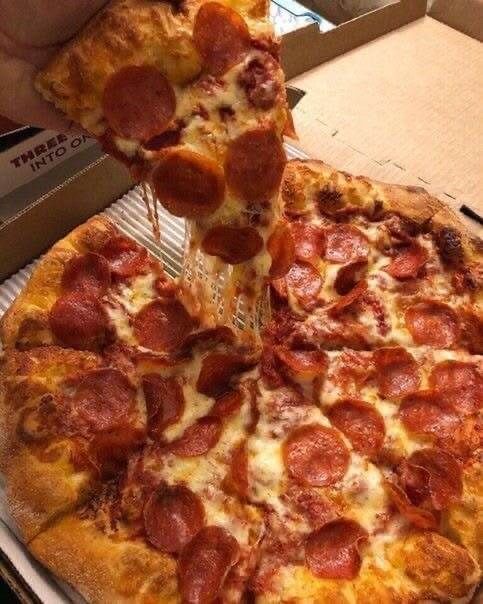 TrascendenciaX_'s tweet photo. 9 ALIMENTOS QUE PUEDEN HACERTE GANAR MÁS GRASA ABDOMINAL 👀

(Evítalos o reduce su consumo)

1. Pizza 🍕. https://t.co/EDpSbxFmLp
