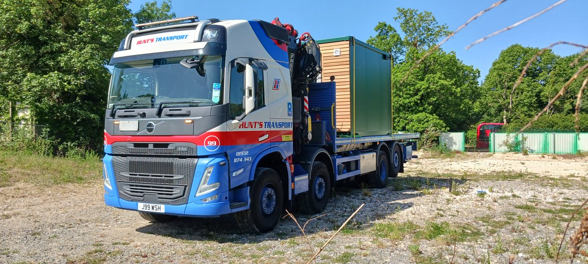 Our brand-new food hub has arrived and is now installed on site!
Our sixth form students will be able to enjoy a range of snacks and refreshments.
A huge thank you to our amazing site team for working incredibly hard in this heat to get everything ready for our students! Image
