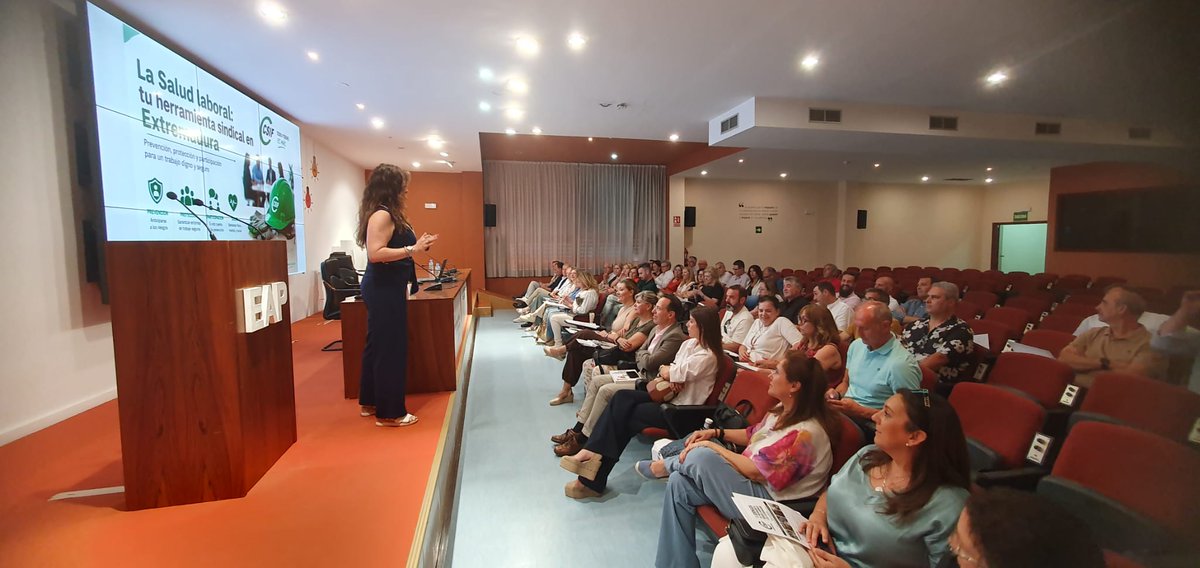 CSIFnacional's tweet photo. La secretaria nacional de PRL participa en las Jornadas de CSIF Extremadura ante el repunte de la siniestralidad laboral; concretamente han fallecido 7 trabajadores en los tres primeros meses de 2026, 2 más que el año pasado.

#CSIF refuerza su estrategia sindical para exigir más prevención, más recursos y medidas eficaces en todos los sectores. "La prevención salva vidas y no puede seguir siendo la gran olvidada."