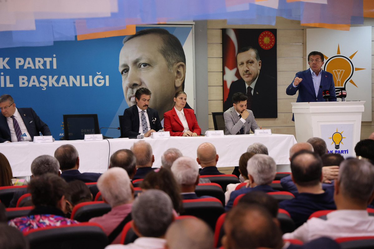 denizliakgenc's tweet photo. 📍AK Parti Denizli İl Başkanlığı

AK Parti Genel Başkan Yardımcımız ve Ekonomi İşleri Başkanımız Sn. Nihat Zeybekci
Milletvekillerimiz ; 
Sn. Şahin Tin 
Sn. Cahit Özkan 
Sn. Nilgün Ök
İl Başkanımız Sn. Muhammet Subaşıoğlu 
İl Gençlik Kolları Başkanımız Sn. Mahmut Mert Çelik 
İl Kadın Kolları Başkanımız Sn. Münevver Tekaslan ve kıymetli teşkilat mensuplarımızın katılımları ile bayramlaşma programımızı gerçekleştirdik. 

Kurban Bayramımız Mübarek Olsun