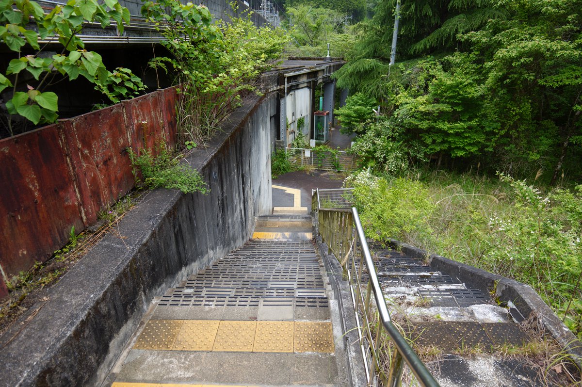 な tweet media