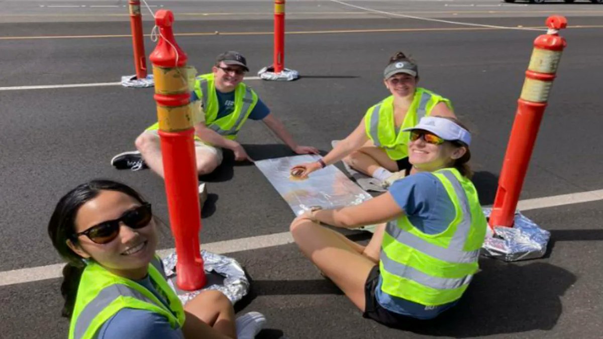 aitiip's tweet photo. Hawaii Turns Plastic Waste Into Pavement: https://t.co/qosW4matAf

😀 Learn more about #bioconomy with @AitemyLearning here: https://t.co/3leiP2Rg0b https://t.co/1Lujj3V3bH