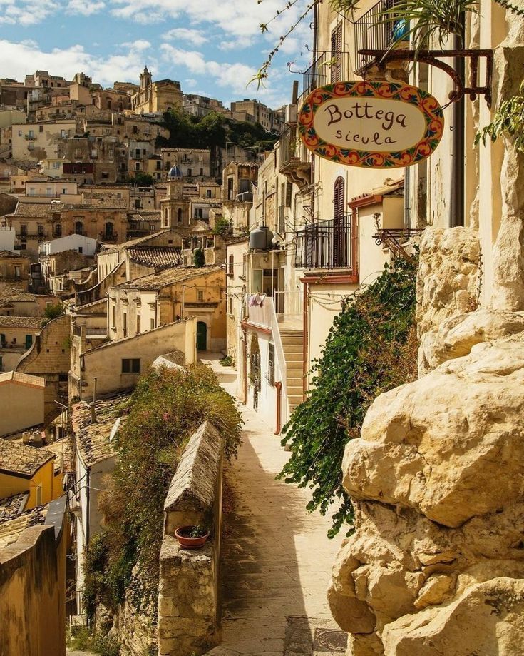 MozartCultures's tweet photo. ragusa architecure, italy https://t.co/mCnuHuy3lM