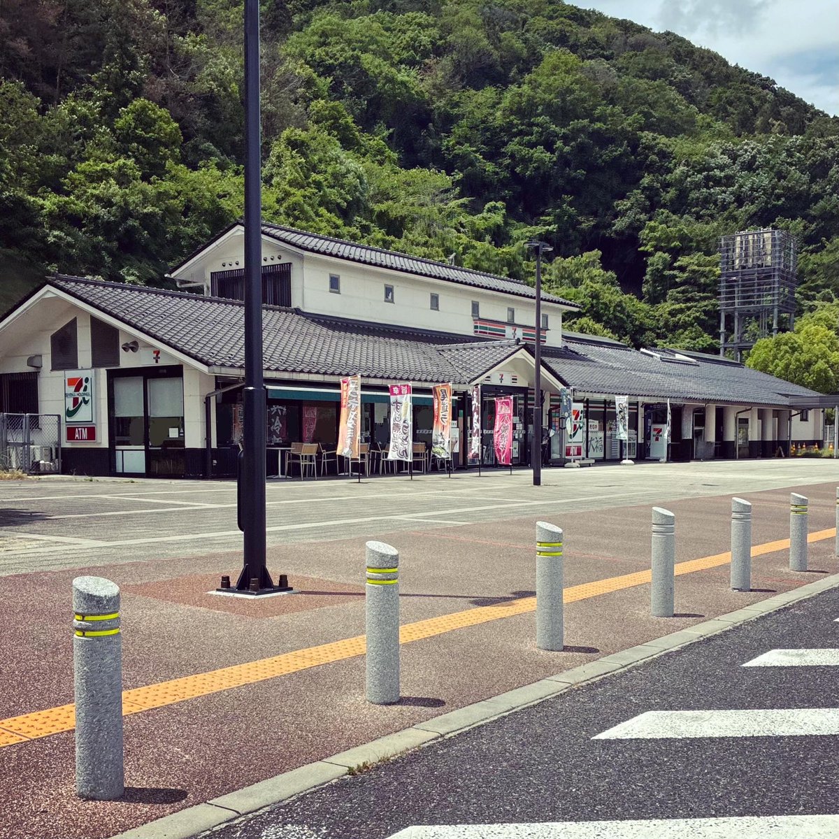 Jimny_Jim23's tweet photo. #ごはんややはた亭 #みそラーメン

 #八幡PA(#下り) #八幡パーキングエリア
 #道の食堂八幡亭 #やはた亭 #八幡亭 #Yahata-Tei
 #味噌ラーメン #尾道ラーメン #魚介スープ #鶏ガラ #魚介 #尾道醤油 #味噌 #背脂 #背脂ミンチ #チャーシュー #メンマ #もやし #ネギ #平打ち麺 #はせべ https://t.co/k5MgJy18hA