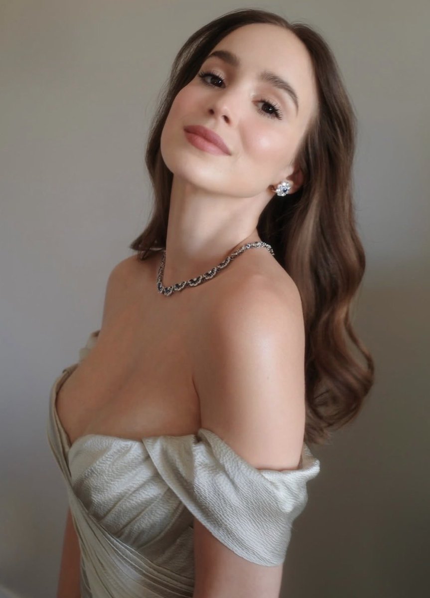 rineethrebel's tweet photo. Alba Baptista pure charm in every step✨🤍 https://t.co/CSlFbIr6EY