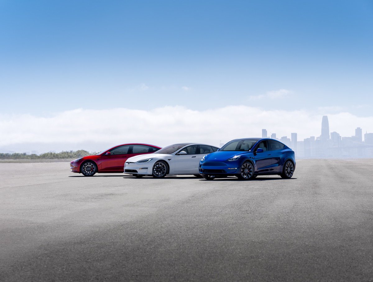 TESLARATI tweet media