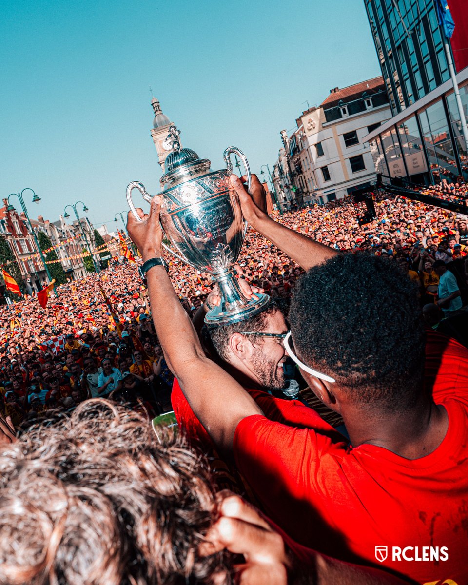 RCLens's tweet photo. 𝟐𝟑.𝟎𝟓.𝟐𝟔 I 𝑳𝒂 𝒑𝒂𝒓𝒂𝒅𝒆 I 𝑳𝒆𝒏𝒔 🎞️

#ŒuvreDARTésiens https://t.co/WgVpDvMaMT