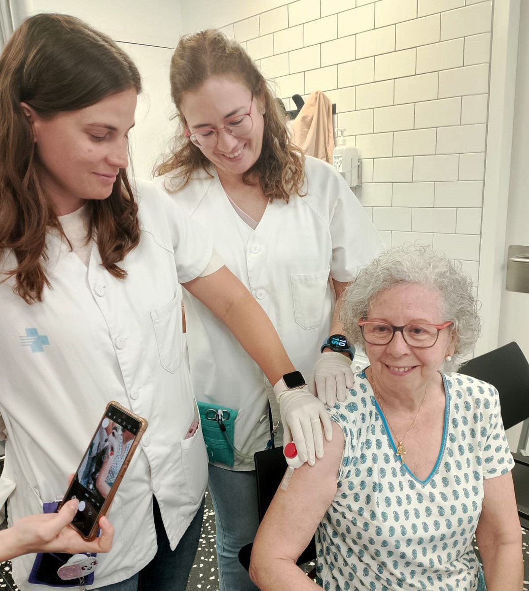 HTVCEbre's tweet photo. 🩸 El CAP de Roquetes acull l’inici del projecte europeu COMFORT sobre micromostreig de sang en atenció sanitària. Una aposta per la innovació i una atenció més còmoda i accessible per als pacients. 🌍💡 https://t.co/5NSGVFCLT9
@icscat @salutcat @primariaicscat https://t.co/Diy4MDp9ff