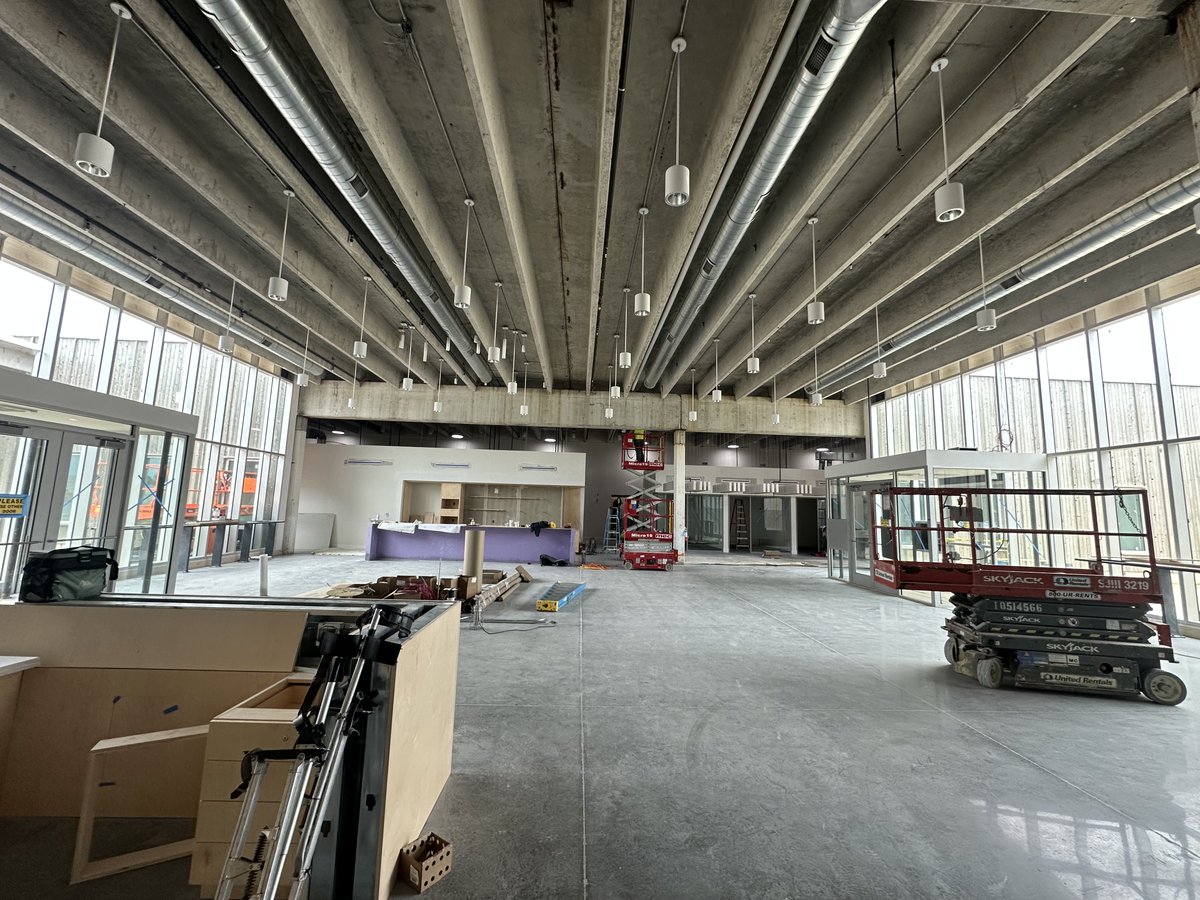 TheMillDE's tweet photo. The lights are up at The Mill Seaford! We’re one step closer to opening the ultimate professional ecosystem for local talent in June 2026. High ceilings, modern design, and all the amenities you need to thrive. Inquire about memberships here: https://t.co/bsEsR4X1zI https://t.co/e4BNVFHaSl
