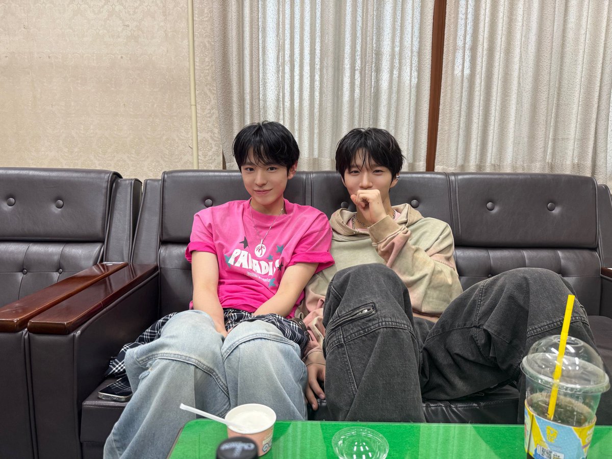 예? tweet media