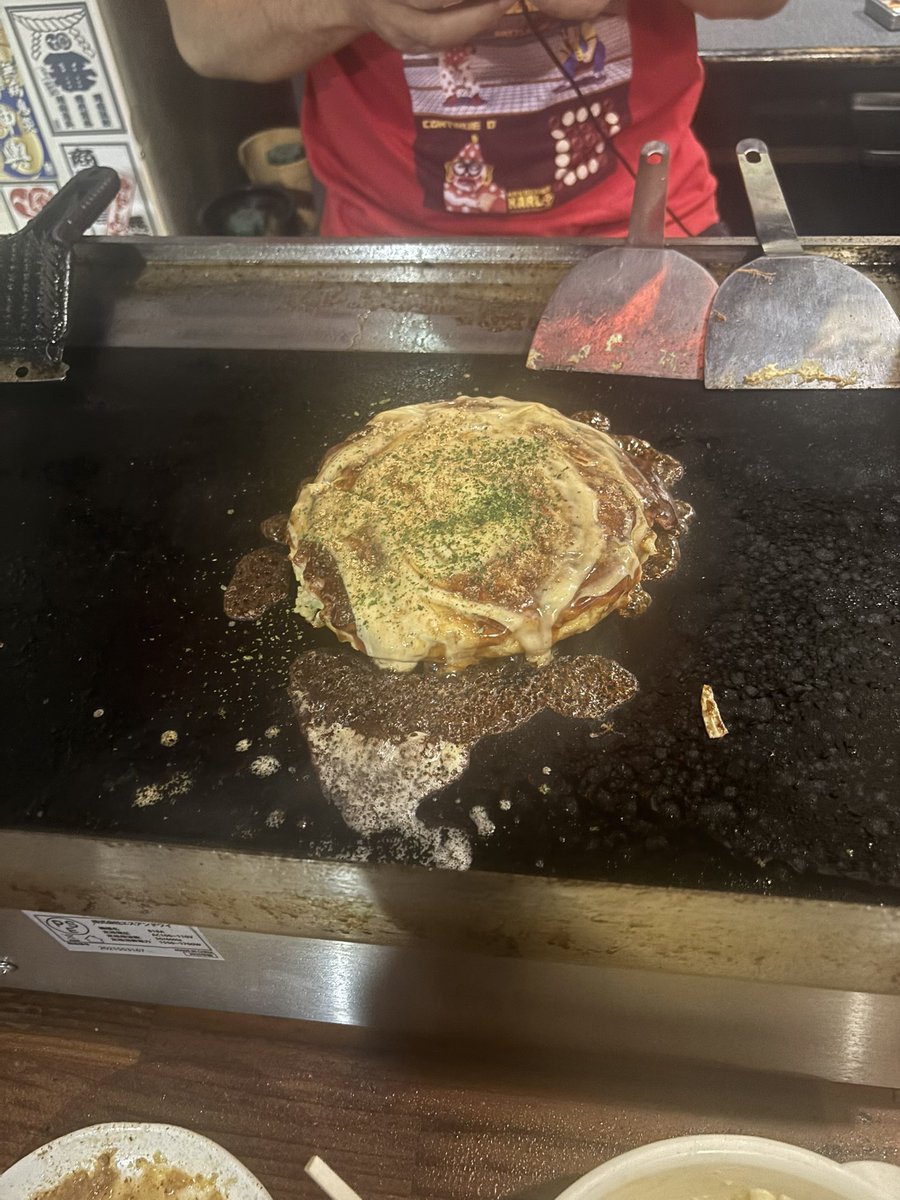 LKSS7110's tweet photo. 今日はここから
久しぶりのロプブレ今日はまさかのマスターの鉄板メニューが食べられるとは🤤
いつもの焼き鳥も美味いけど鉄板メニューはちびちび食べられるし目の前ってのが新鮮だしお好み焼きは天下一品だー🤩 https://t.co/UtGLpQyFgh