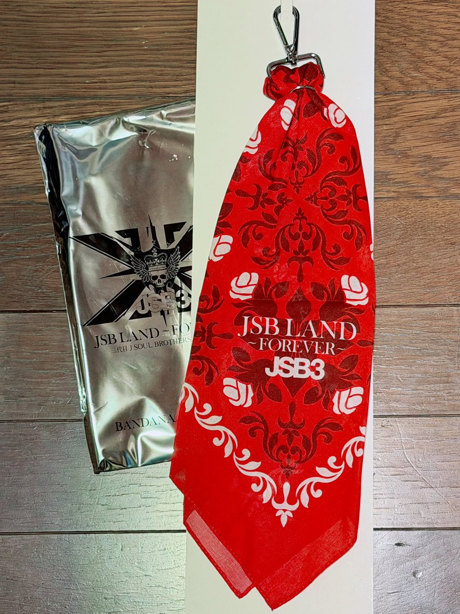 ExNaotoJSB's tweet photo. 三代目 J SOUL BROTHERS 
JSB LAND ～FOREVER～ 
バンダナキーホルダー交換

譲:今市隆二

求:NAOTO

郵送or東京公演手渡し交換希望📮

条件が合う方は写真付きでリプお願いします。 https://t.co/sXHZugvik1