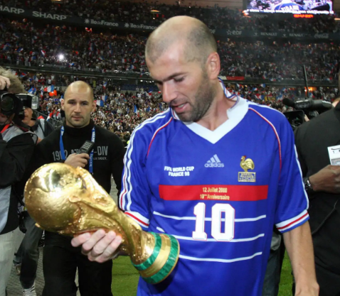 jls_10's tweet photo. ¿Mejor jugador francés de todos los tiempos? 

Michel Platini
Zinedine Zidane
Kylian Mbappé

#France #Francia #WC2026 #allezlesbleus https://t.co/5HB1m4TzBX