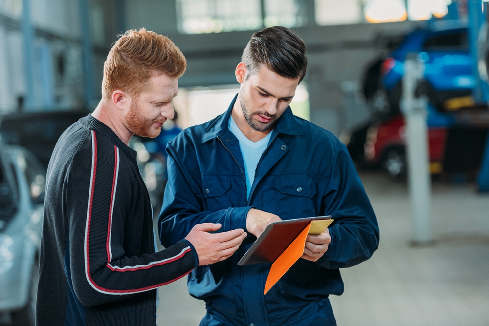 CSSes's tweet photo. El cliente del taller ya no quiere esperar una llamada: quiere información clara sobre su coche. 🚗📲 @CSSes ayuda a organizar citas, procesos y comunicación para responder a esa exigencia.

https://t.co/nuIW8muC7O

#Digitalizacion #Posventa https://t.co/RQqrLGiJxg