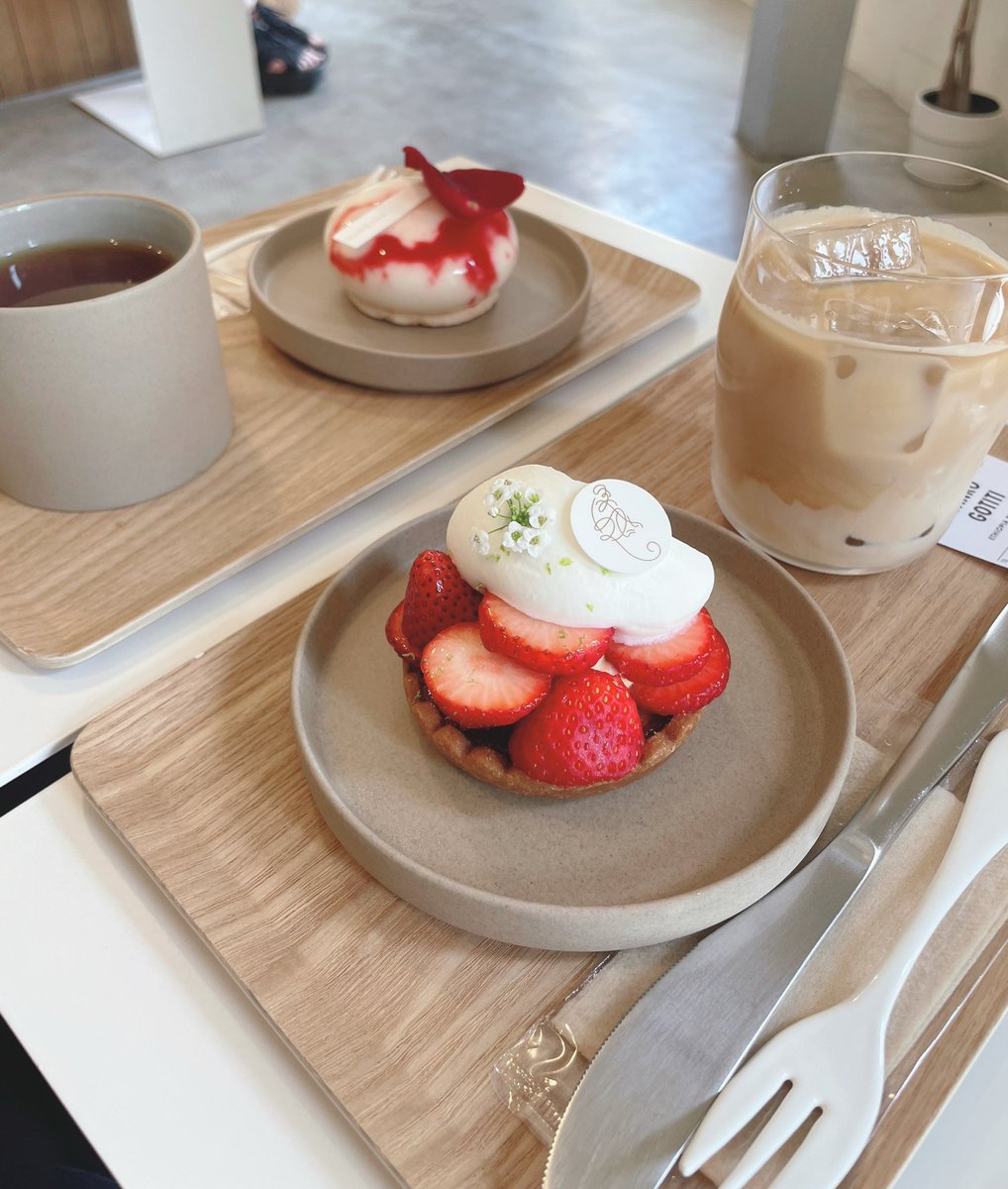 この前、事務所の先輩、茉宮綾香さんとカフェに行ってきました