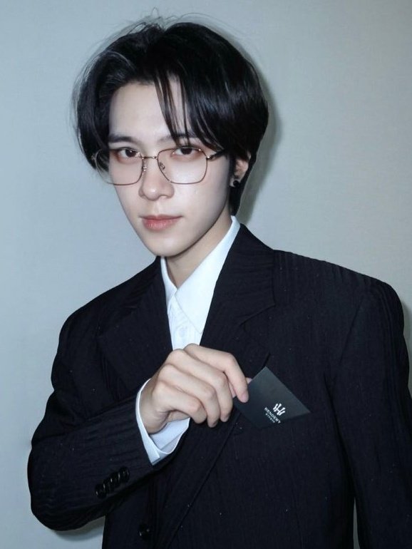 hendery 𝘧𝘪𝘭𝘮 tweet media