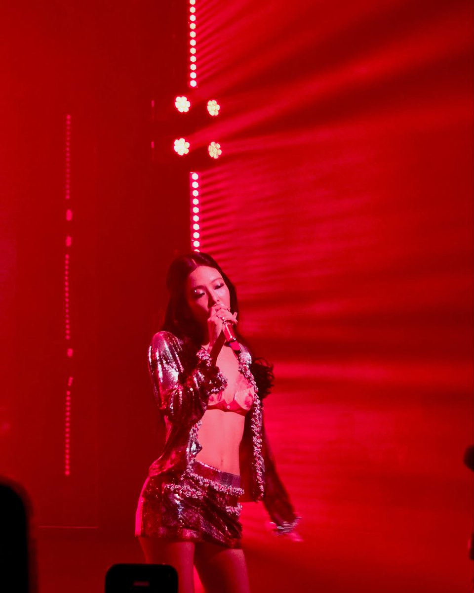 JENNIE NEWS tweet media