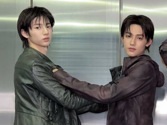티티 tweet media