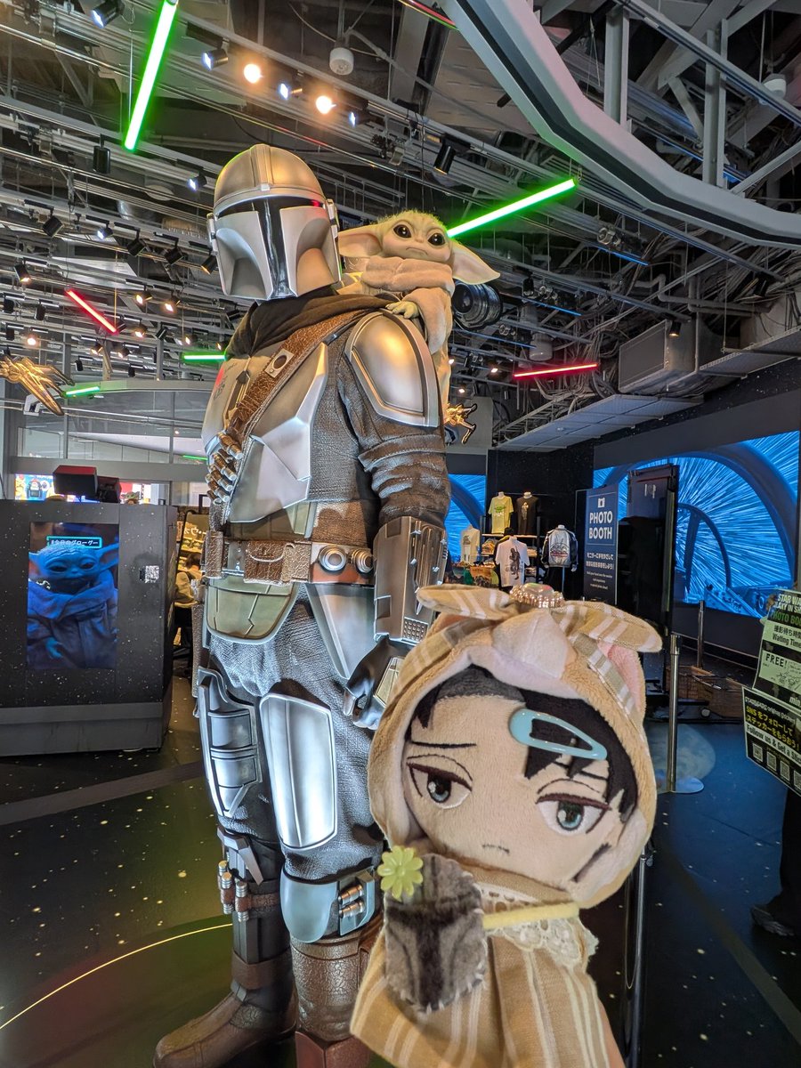2024papiLE0325's tweet photo. マンダロリアンアンドグローグーカフェに来たぱぴちゃん✨前日に映画を観たけどグローグーが可愛いくてマンダロリアンの太腿がムチムチで良かったです😊This is the way https://t.co/QrGfgTtk9Z