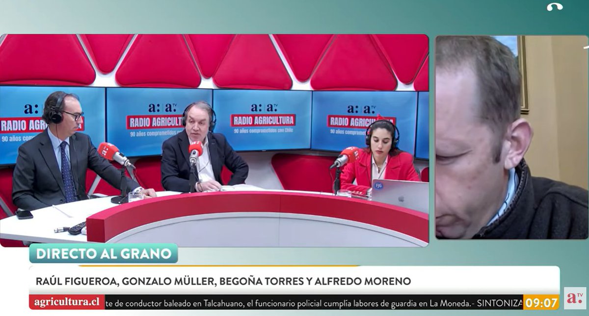 AlGrano921's tweet photo. Ya comenzó #DirectoalGrano!  En este capítulo, Gonzalo Müller (@gonzalomuller) conversa con Raúl Figueroa (@raulfiguersa), Begoña Torres (@begotorresk) y Alfredo Moreno.
Nos escuchas en @AgriculturaFM! https://t.co/fYQyberVwP