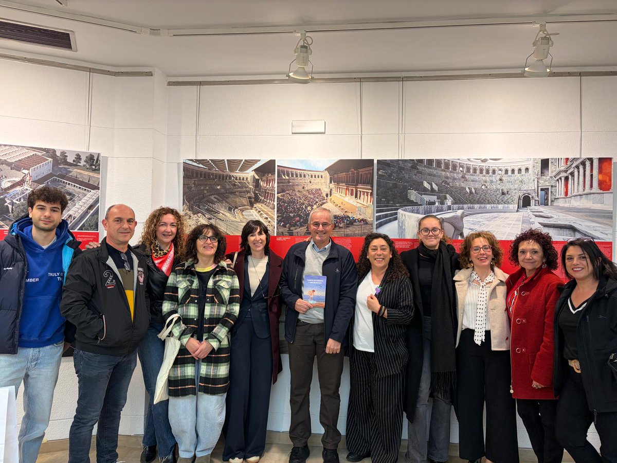 ExLibric's tweet photo. 👏🏼🤗 Sergio Bazán continúa de gira con «Treinta de febrero y uno de marzo», su libro.

Presentación, tras presentación, Sergio no para llenar salas y firmar ejemplares  📣✍🏼

¡¿Y tú a qué esperas para publicar tu libro y poder presentarlo?! ¡Te estamos esperando!

#EditorialExlibric #Publicatulibro #ServiciosEditoriales #ParaEscritores