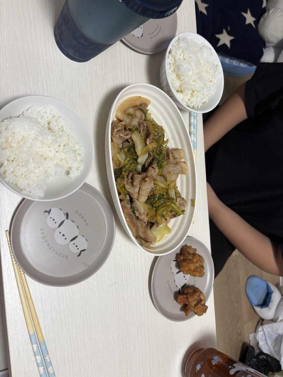 9naatann's tweet photo. 昨日の晩御飯だけど……！！

仕事終わりに買い物するの……大変だ…… https://t.co/ShAXXsMQoc