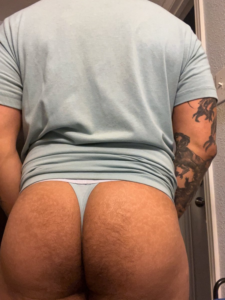 ViscountStolas's tweet photo. #gay #underwear #thongtuesday #jjmalibu #lightblue #thong #bulge #thighs #booty #ass https://t.co/C1m5fcLuxK