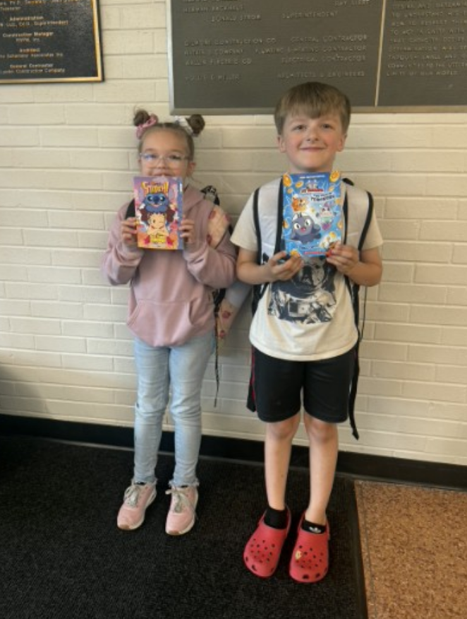 NorrisElem's tweet photo. Book Vending Machine Winners! https://t.co/Dmx0r3TPcL
