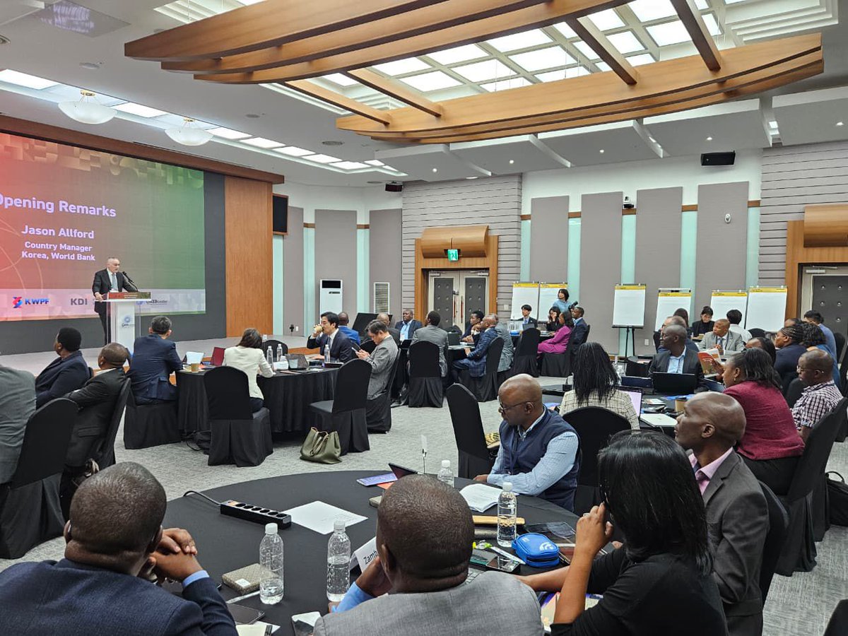 SP_Kenya's tweet photo. Ethiopia’s apprenticeship model, and Korea’s employment services to inform action and policy back home.  

#JobsForYouth #SocialProtection #SeniorCitizenAffairs #AFE LaborAcademy #Kenya #SouthKorea #KDI #WorldBank https://t.co/97g1wIcPrk