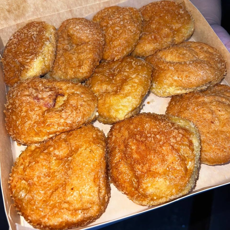 staeridust's tweet photo. they gave a me whole box for free 😭❤️‍🩹 https://t.co/IA4dJ6QaM2